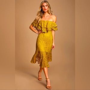 Lulu’s Jaclyn Golden Mustard Lace off the shoulder midi dress, size XS. NWT
